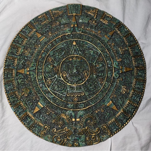 Other - Vintage Aztec Mayan Sun Stone Calendar Wall Plaque - Green & Gold 10"